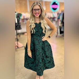 GORGEOUS NWT Entro green brocade midi dress